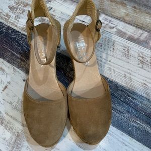 Viscata Barcelona Satuna suede wedge